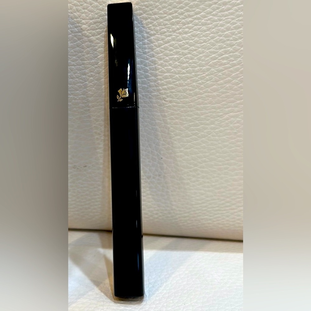 NIB LANCÔME DÉFINICILS HIGH DEFINITION MASCARA is NEW IN BOX Full Size